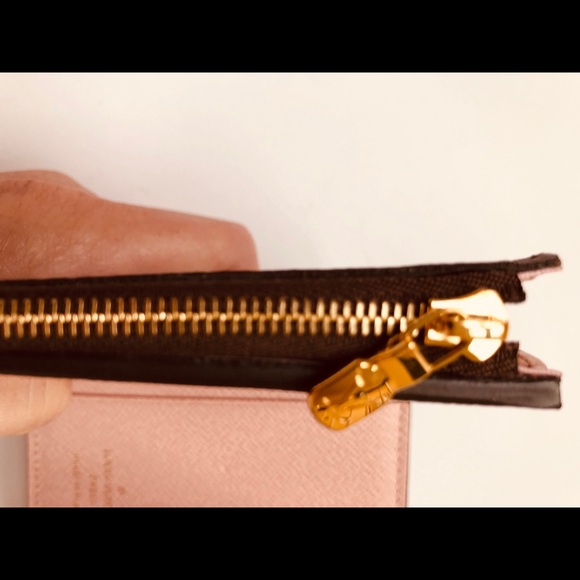 ZOE Compact Wallet - - NEW - Picture 2 of 8